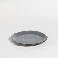 Afbeelding in Gallery-weergave laden, THE TABLE -  Attic - Medium Plate Ø 22 cm - Poppy Seed
