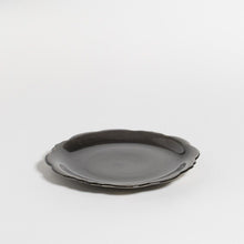 Afbeelding in Gallery-weergave laden, THE TABLE -  Attic - Medium Plate Ø 22 cm - Liquorice
