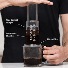 Afbeelding in Gallery-weergave laden, AEROPRESS - Clear Coffee Maker - Tritan Plastic - 90 cl
