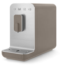 Afbeelding in Gallery-weergave laden, SMEG - Bean to Cup - Volautomatische Koffiemachine
